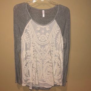 White lace & gray long sleeve top